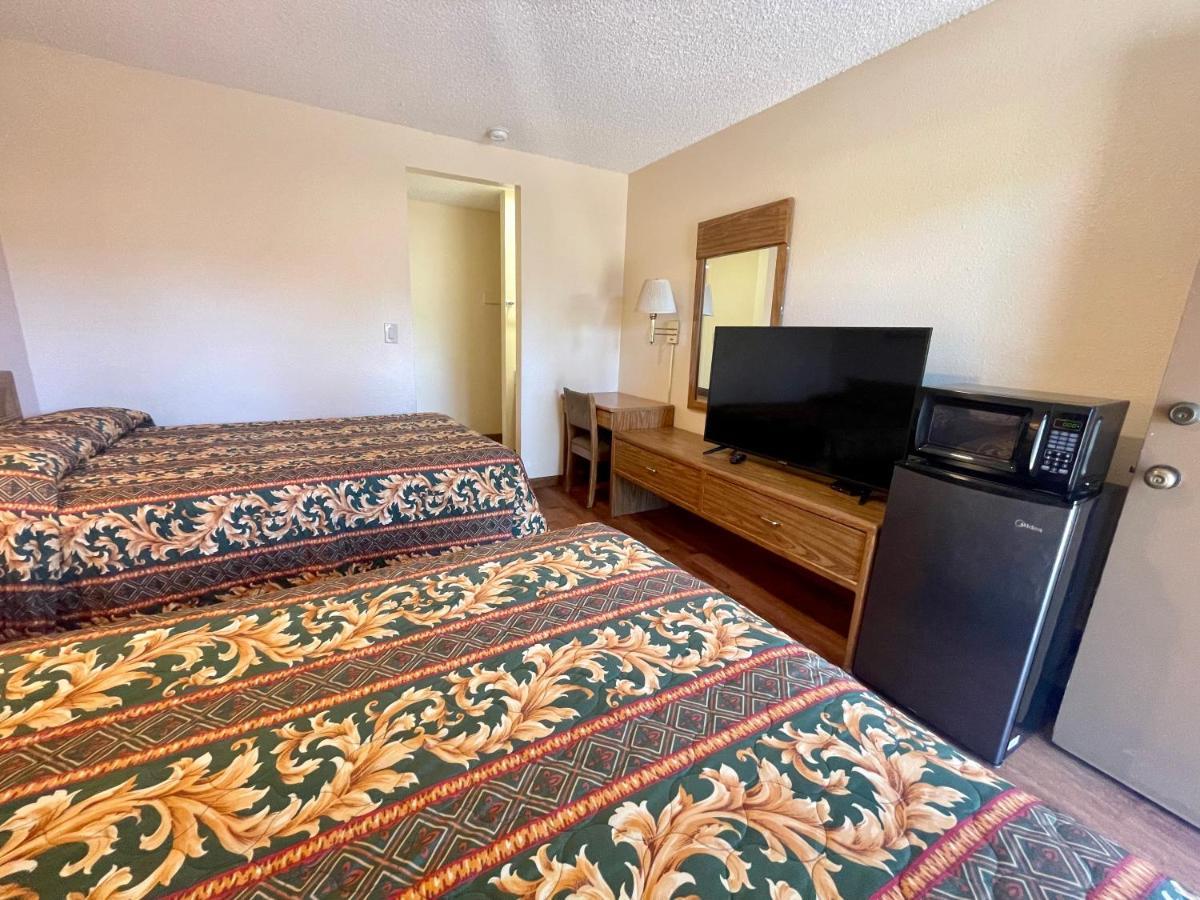 Regency Inn Lakeport ภายนอก รูปภาพ