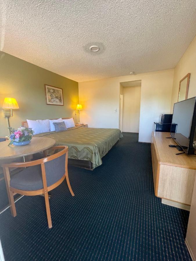 Regency Inn Lakeport ภายนอก รูปภาพ