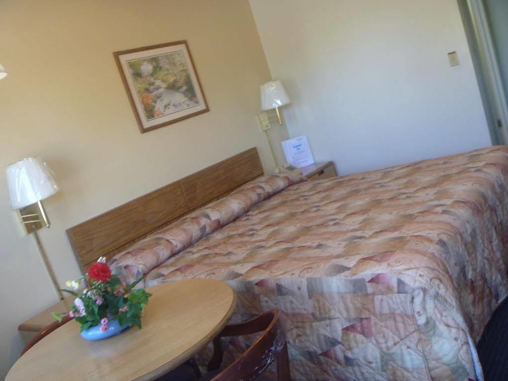 Regency Inn Lakeport ภายนอก รูปภาพ